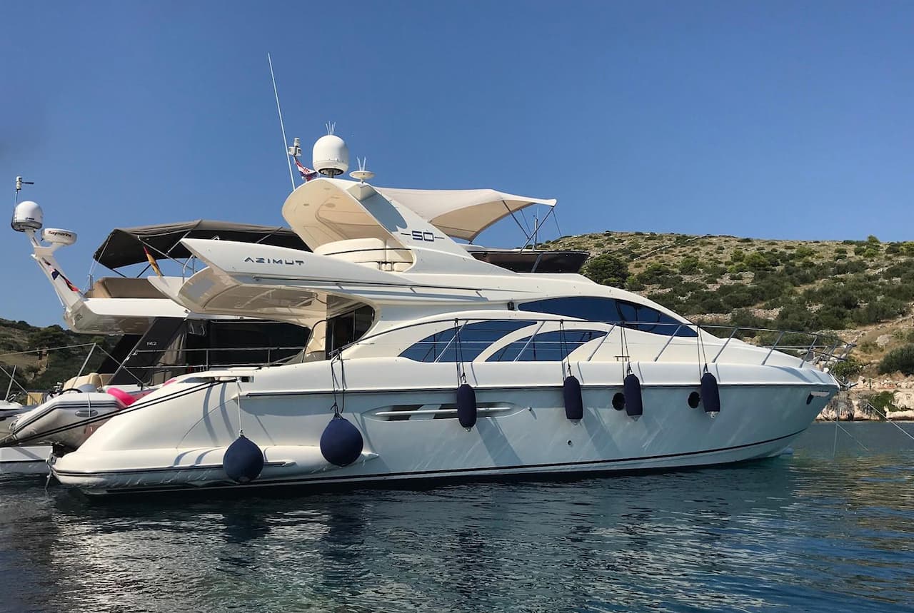 motor yacht rent greece